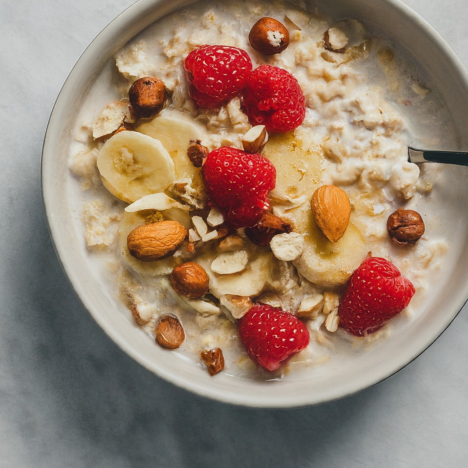 Easy Overnight Oats with Fruit and Nuts